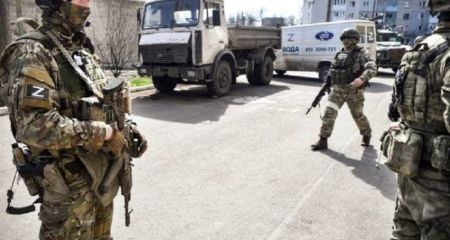 Патрули в оккупированном Мелитополе требуют у людей на улицах предъявлять документы