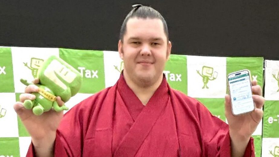 Сумоист из Запорожской области возглавил налоговую инспекцию в Японии