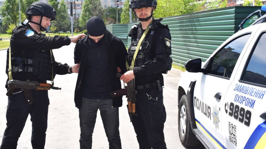Амфетамин обнаружили полицейские у странного запорожца