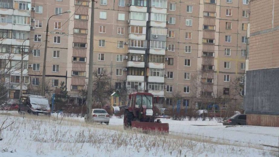 Спецтехніка продовжує працювати на вулицях Запоріжжя &ndash; кадри