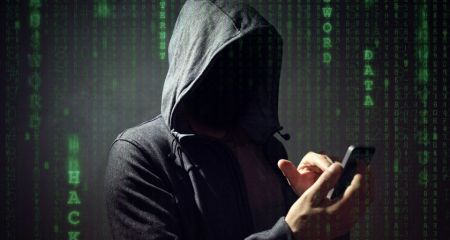 Без денег на карточках все чаще оставляют запорожцев телефонные аферисты – как не попасть на крючок