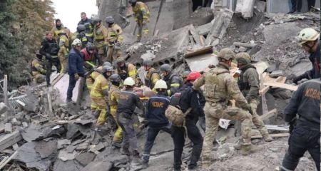 Ще шістьох людей шукають у Запоріжжі після удару РФ