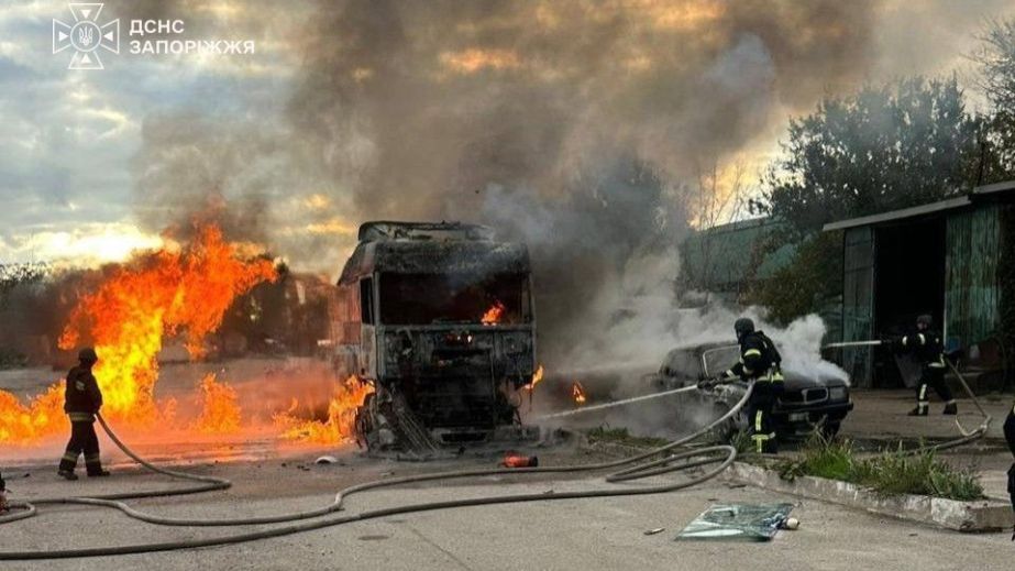 Автівки, супермаркет і СТО горіли в Запоріжжі та передмісті