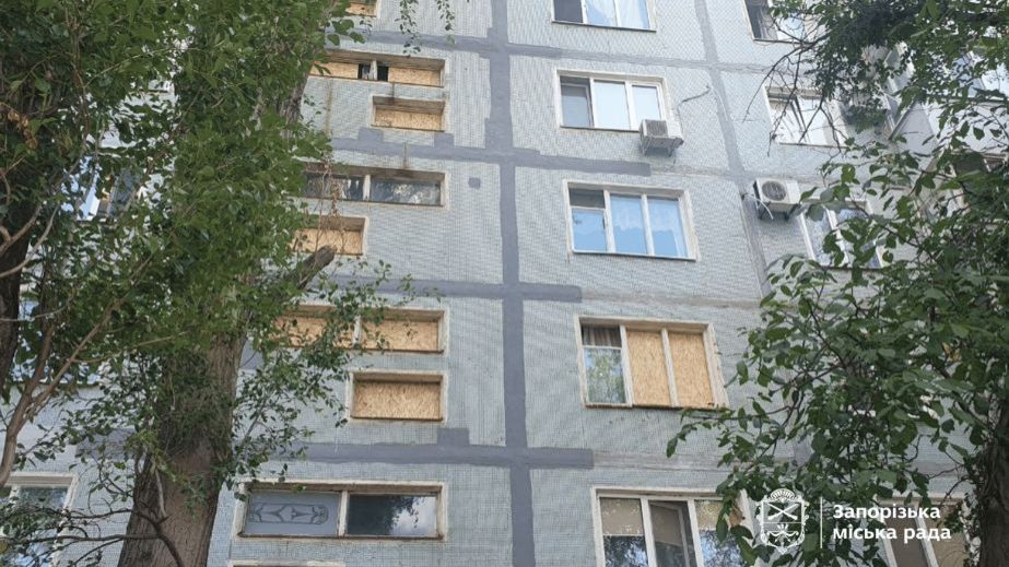 13 житлових будинків пошкоджені в Запоріжжі після російських ударів