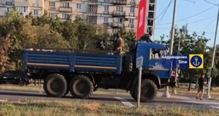 Россия перебрасывает военные конвои через Бердянск в Орехов