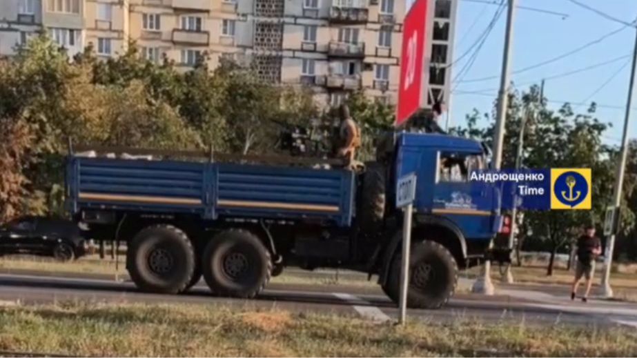 Росія перекидає військові конвої через Бердянськ до Оріхова