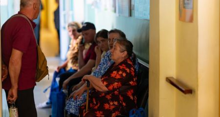 Маломобільних жителів прифронтових громад евакуюють до Запоріжжя
