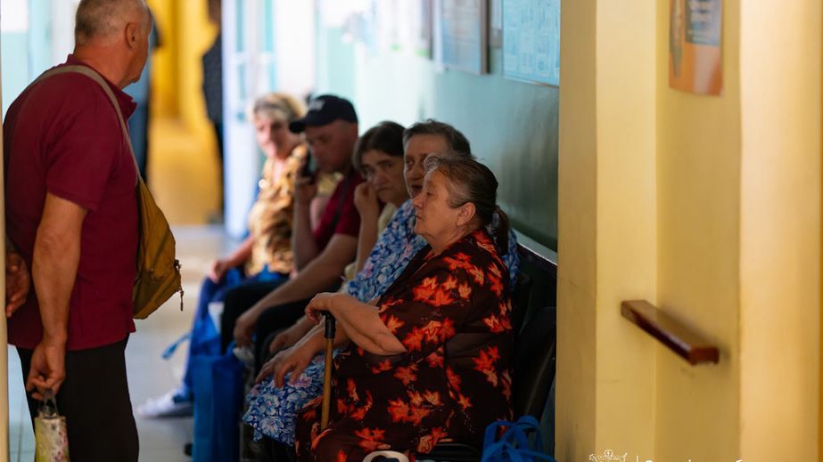 Маломобільних жителів прифронтових громад евакуюють до Запоріжжя
