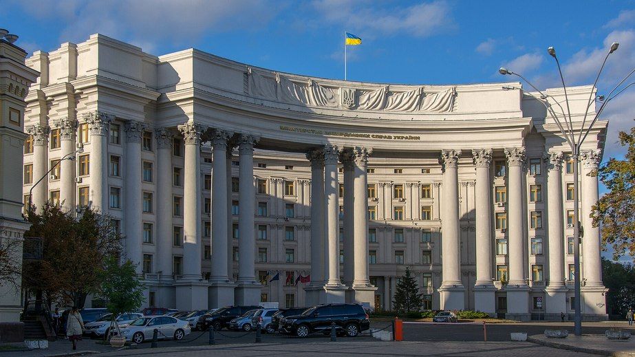 РФ "відкрила" для іноземних суден порти в окупованих Бердянську та Маріуполі: реакція України