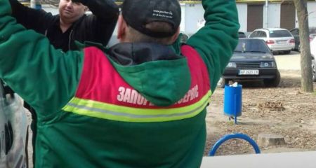 В 50 домах "закрыли" окна коммунальщики после обстрела Запорожья 21 марта