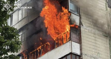 Балконы и квартира горели в Запорожье