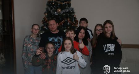 Собственное большое жилье получил детский дом семейного типа в Запорожье &ndash; кадры