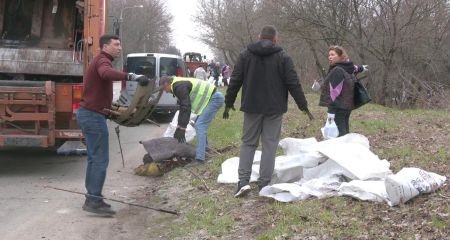 Майже 40 тонн сміття і будки з щурами: на Бабурці в Запоріжжі провели екотолоку