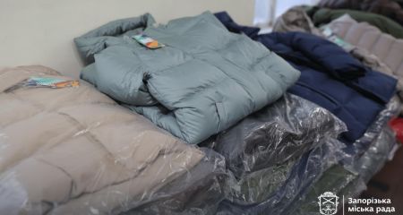Запорізьким дітям передали теплий зимовий одяг від благодійників