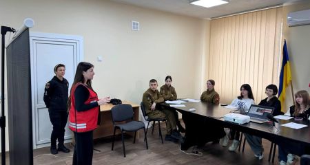 У Запоріжжі молодь знайомили з волонтерською діяльністю Червоного Хреста