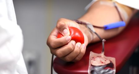 Запорожцев просят пополнить запасы крови: нужны все группы
