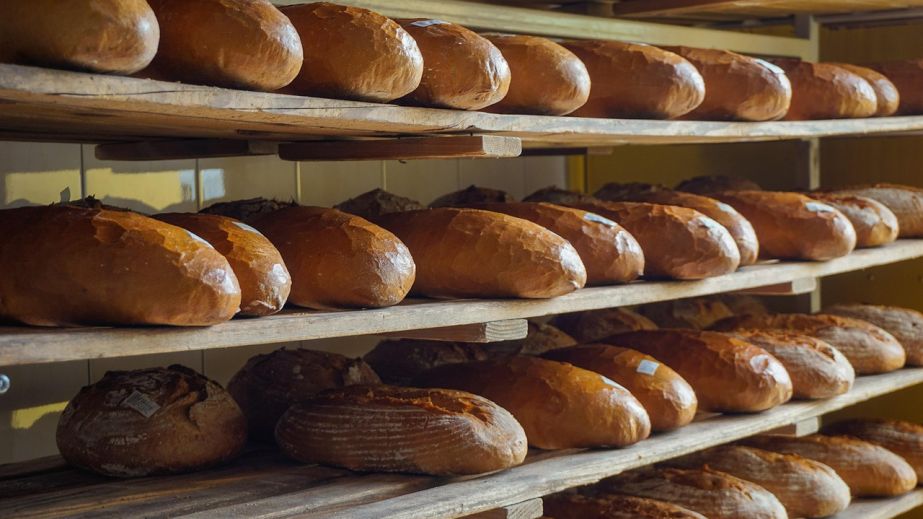 Для випічки хліба мешканцям окупованих територій залишають кормове зерно