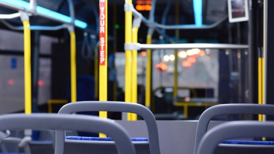 Благодійна хімчистка: у Запоріжжі очистили муніципальні автобуси