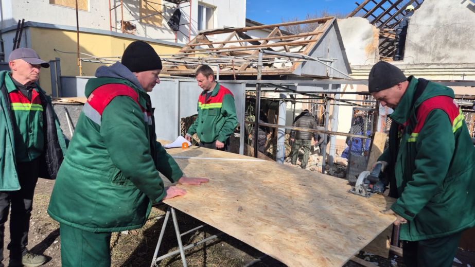 Более ста разбитых домов в Запорожье восстановили после последних атак РФ