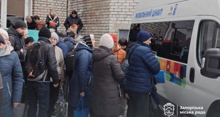 Понад 300 консультацій: виїзний ЦНАП допомагає запоріжцям на місцях "прильотів"