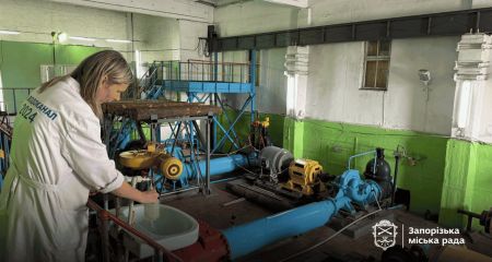 Запорожские коммунальщики усилили обеззараживание воды из-за летней жары