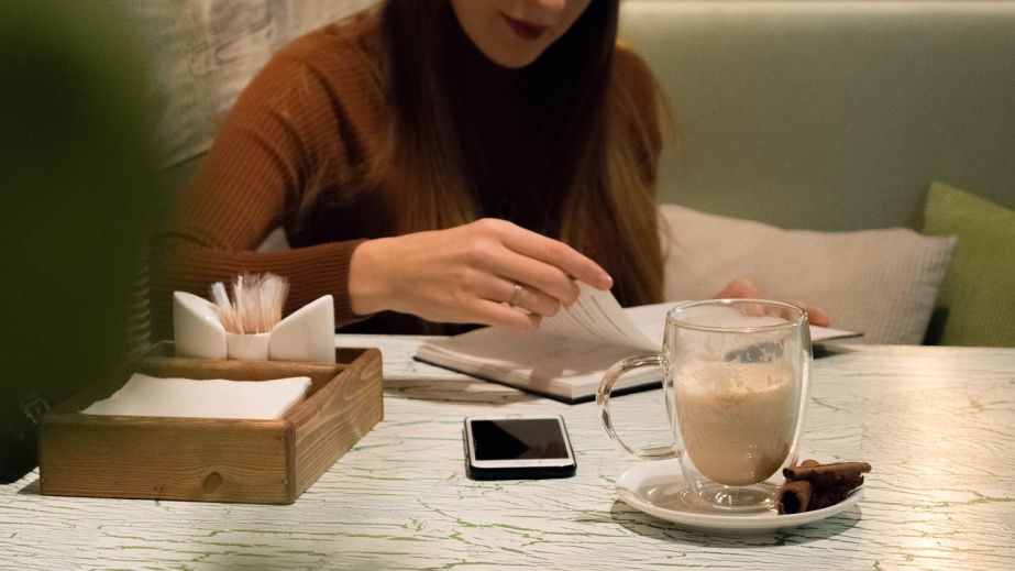 Антисанітарія і отруєння: що розповіла молодь про кафе на окупованому Запоріжжі