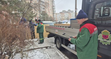 2000 "квадратов" окон: ряд домов в Запорожье восстановили после обстрелов