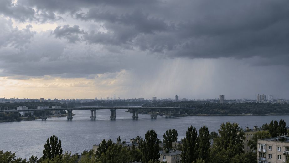 Запорожские синоптики предупреждают о ночной непогоде