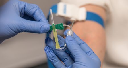 В Запорожье не хватает донорской крови всех групп – детали