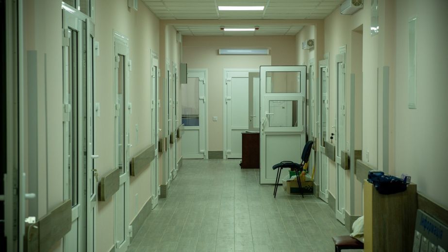 В больницах на оккупированном Запорожье пациентов используют для "приобретения опыта"