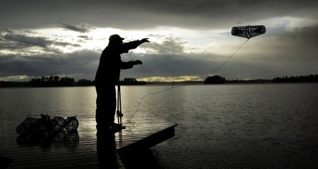 Рейды на воде: запорожский рыбпатруль изъял запрещенные ловушки