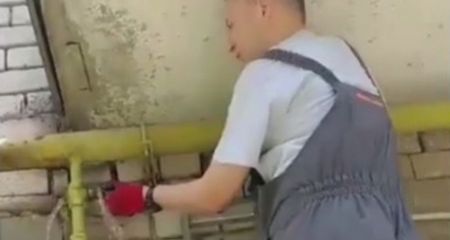 Запорізькі горе-майстри пустили воду по будинковому газогону