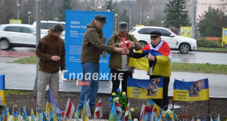 Полеглих на Запоріжжі білоруських добровольців вшанували в День Волі