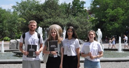 "Це документ, який душу гріє&rdquo;: що думають запоріжці про Конституцію