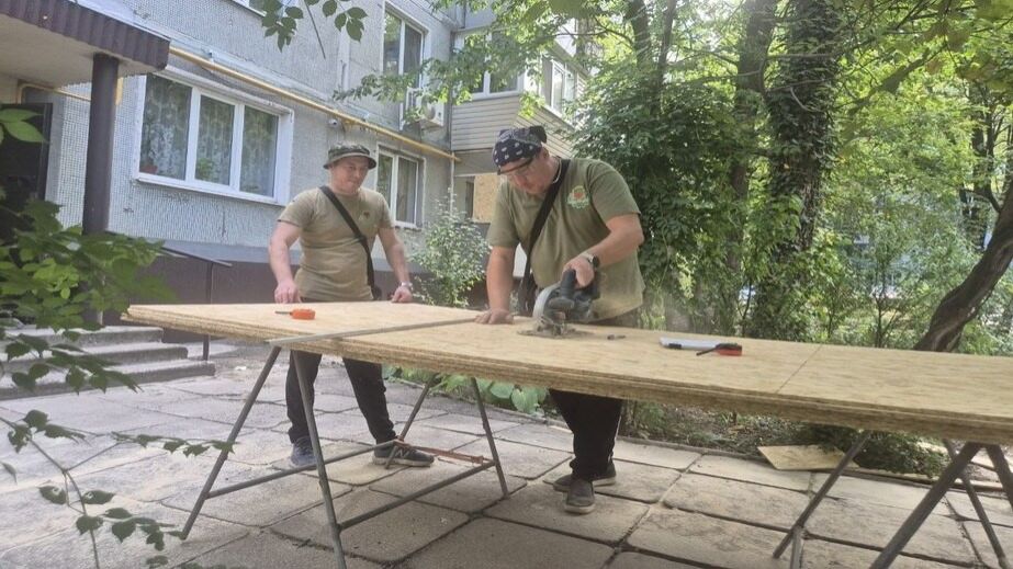 У 13 запорізьких будинках закрили вибиті вікна