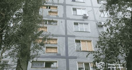 Десять многоэтажек повреждены после удара по Запорожью