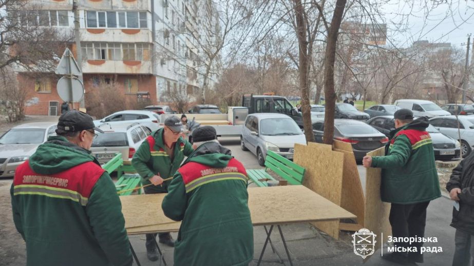 Около 700 окон забили в Запорожье после последней атаки РФ &ndash; отчет о ремонте