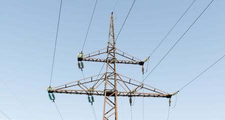 Енергетики повертають світло мешканцям запорізького села після бомбування