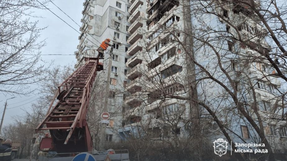 "Закрили" півтори сотні вікон: у чотирьох районах Запоріжжя долають руйнування