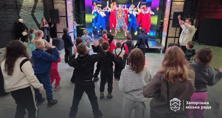 Руханки, танці і майстер-класи: у Запоріжжі для дітей захисників влаштували свято