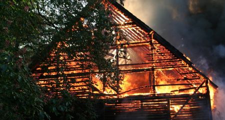 Солнечные панели жилого дома пылали ночью в Запорожье