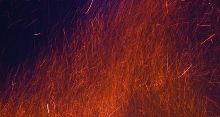 Масштабна пожежа спалахнула під Запоріжжям після ворожого обстрілу