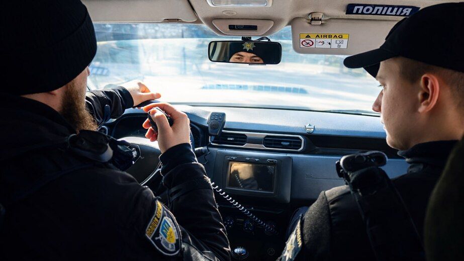 Штик-ніж виявили в запоріжця поліцейські