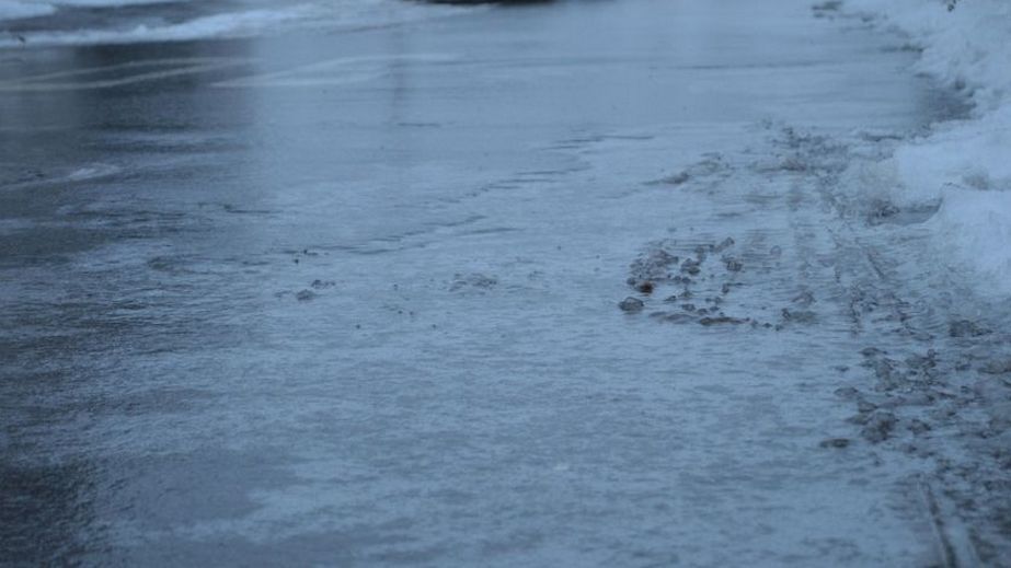 Запорізьких водіїв попереджають про ожеледицю