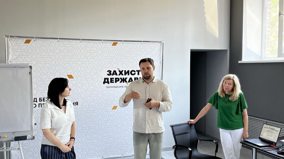 Отток учителей с прифронтовых территорий: в Запорожье ищут решение