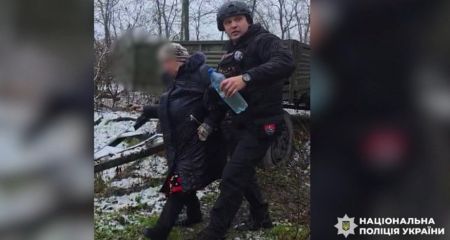 Запорізькі поліцейські розповіли про евакуацію чотирьох мешканців Гуляйполя