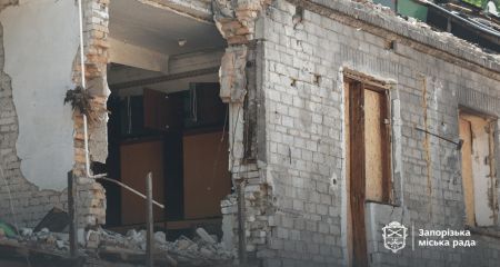 Разрушенный КАБом дом должны снести в Запорожье: людям выдадут сертификаты