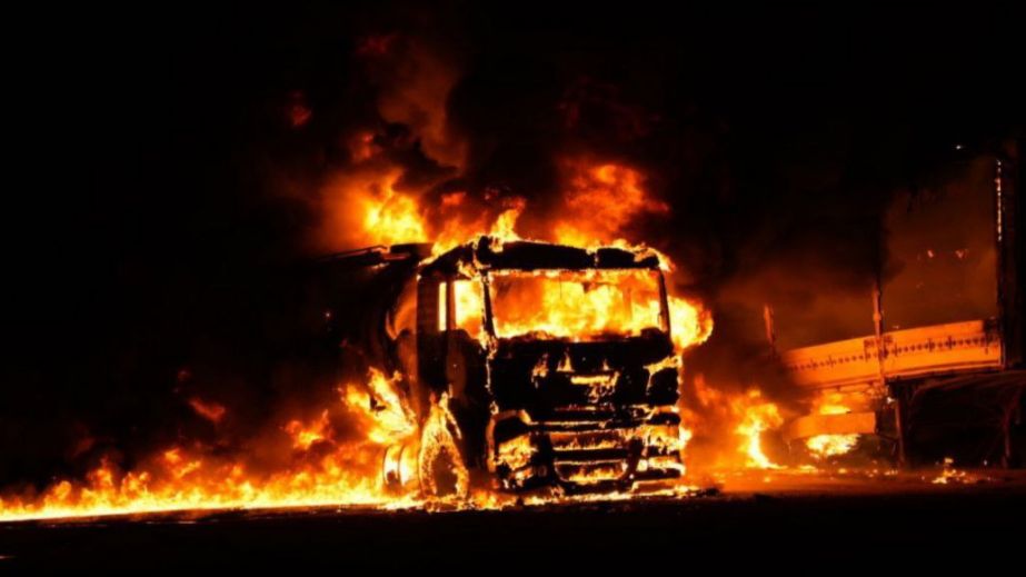 П’ятеро людей дістали поранення, палають вантажівки – наслідки обстрілу Запоріжжя