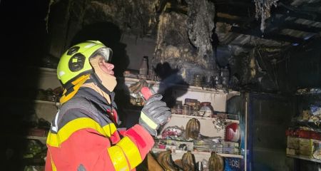 В Запорожье пылал киоск &ndash; кадры