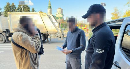 Более 1 млн грн "боевых" положил в карман замкомбата на Запорожье